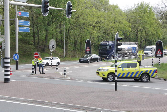 Snelweg afgesloten na gekantelde caravan