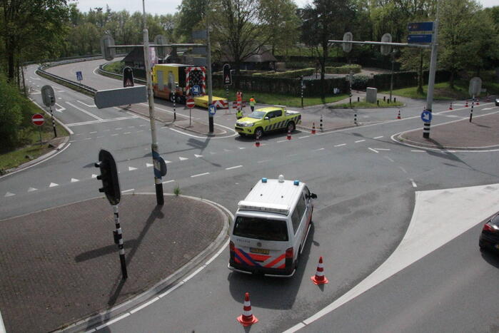 Snelweg afgesloten na gekantelde caravan