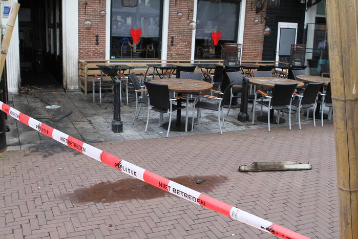 Brandbom tegen horecagelegenheid gegooid