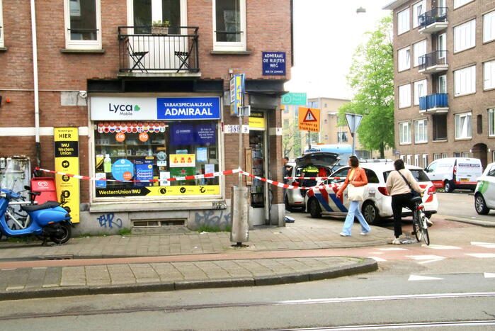 Twee verdachten slaan op de vlucht na overval tabakspeciaalzaak Admiraal