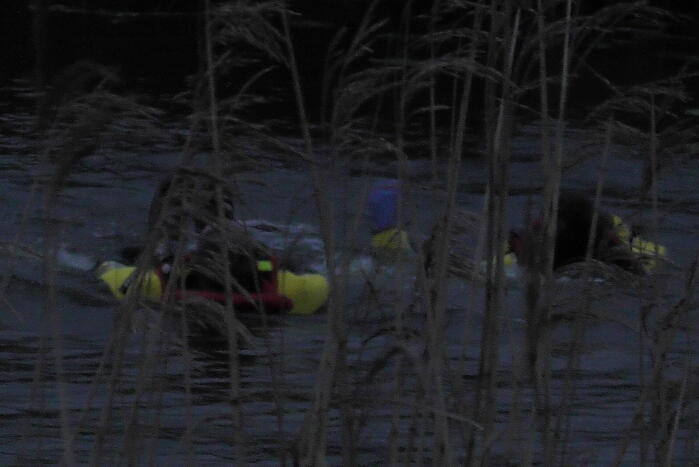 Lammetje raakt te water