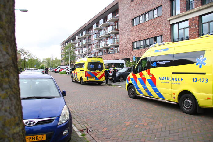 Traumahelikopter landt na steekpartij