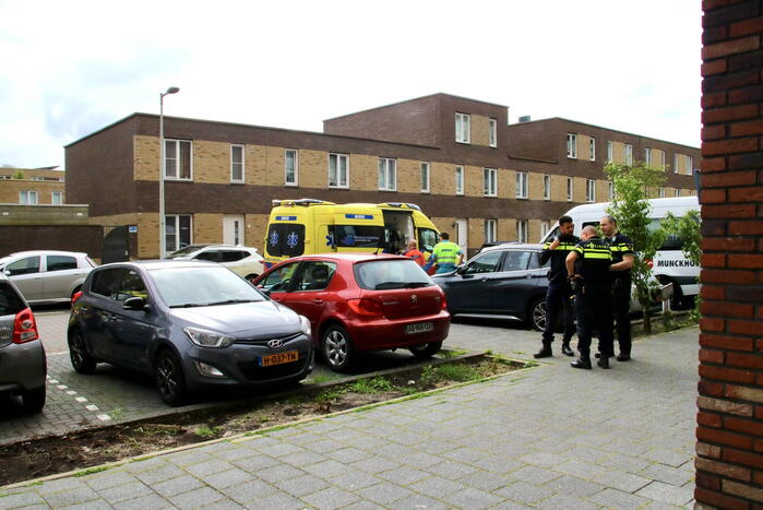 Traumahelikopter landt na steekpartij