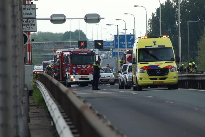 Veel file en wegafsluiting door autobrand
