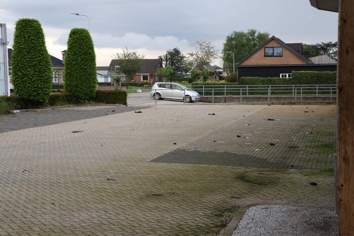 Grote rookwolken bij zeer grote industriebrand