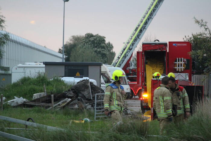 Grote rookwolken bij zeer grote industriebrand