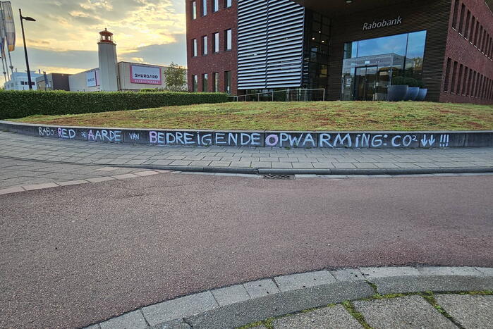 Meerdere boetes voor baldadigheid bij Rabobank