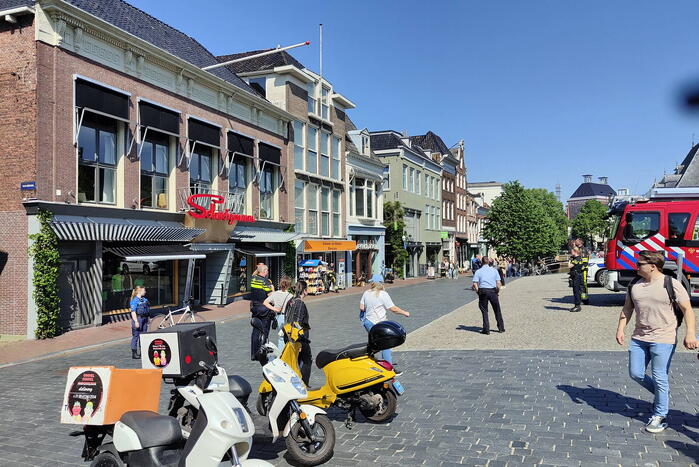 Brandweer verricht onderzoek wegens vreemde lucht