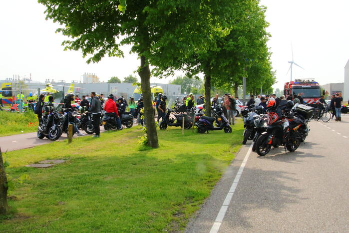 Motorrijder ernstig gewond na ongeval tijdens meeting