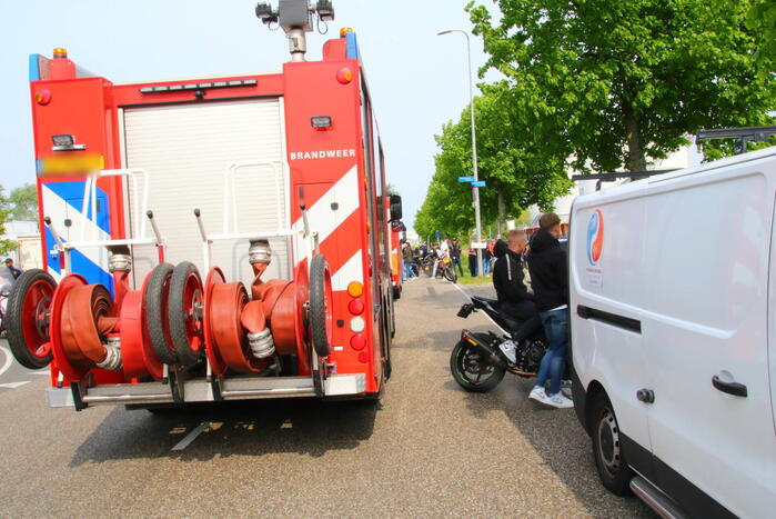 Motorrijder ernstig gewond na ongeval tijdens meeting