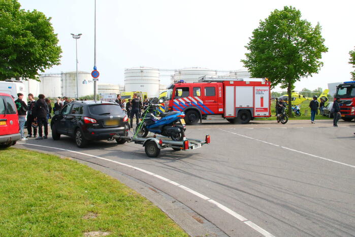 Motorrijder ernstig gewond na ongeval tijdens meeting