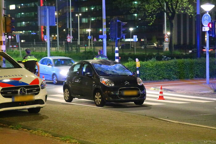 Auto zwaar beschadigd na scheppen fietser