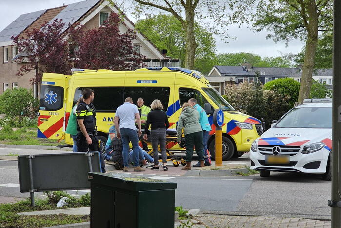Fietsster gewond bij botsing met auto