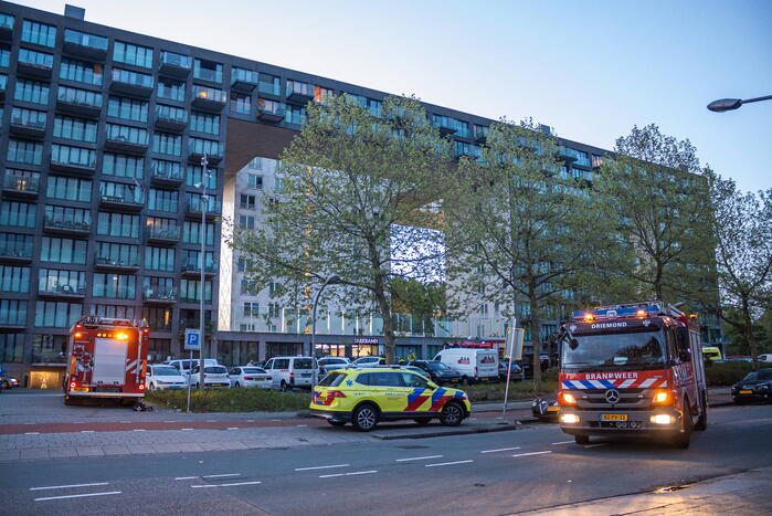 Gezin van balkon gered na brand