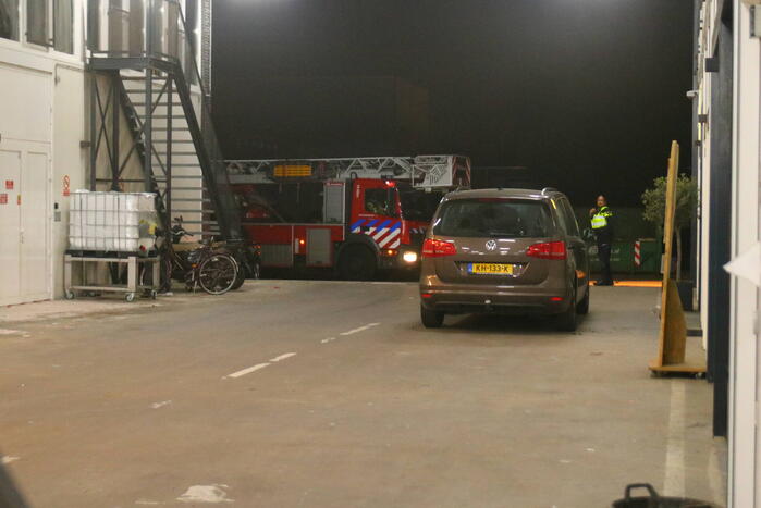 Explosief gaat af tegen deur van bedrijfspand