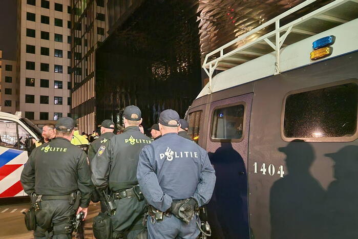 Politie grijpt in: 14 Arrestaties bij UvA-bezettingsactie