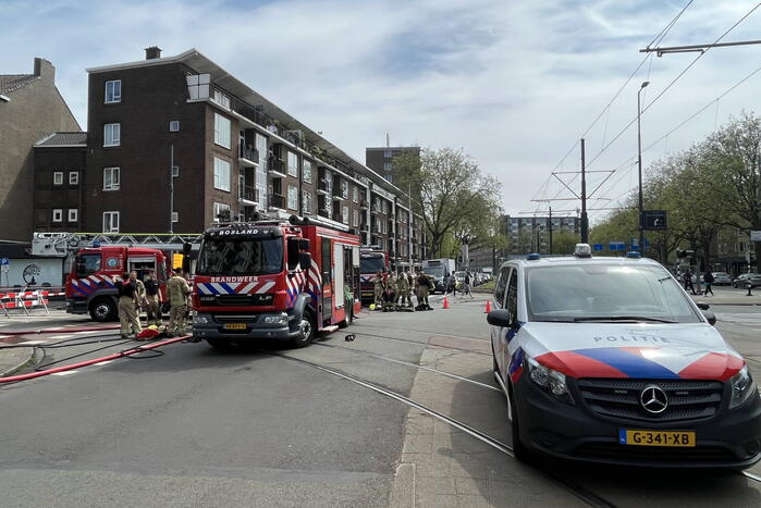 Versnijdingspand en meerdere vuurwapens aangetroffen na brand