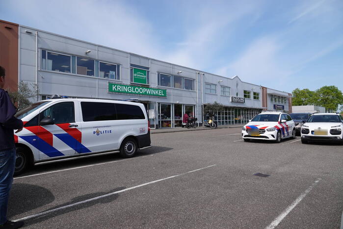 Kringloopwinkel overvallen door persoon met pistool