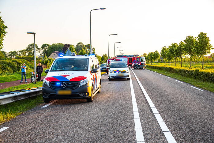 Scooterrijder ernstig gewond na frontale botsing tegen boom