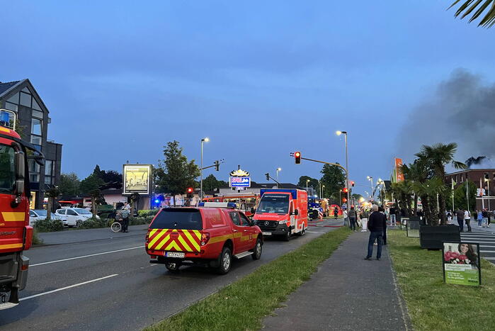 Nederlandse brandweer assisteert bij enorme brand in Duitsland