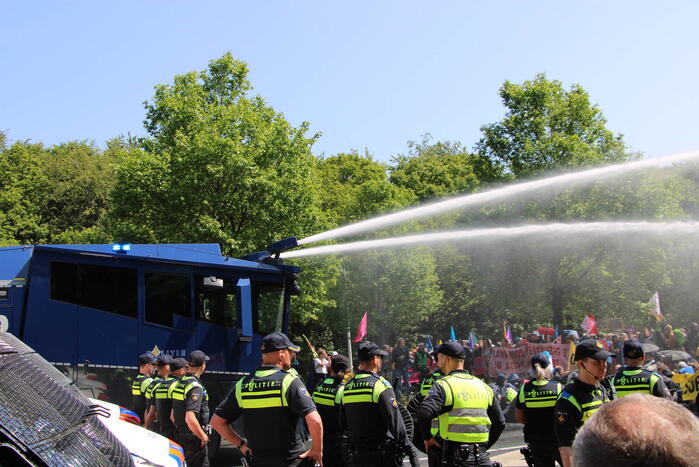 Politie masaal aanwezig bij demonstratie