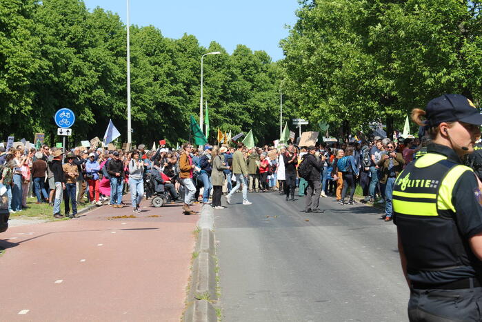 Politie masaal aanwezig bij demonstratie
