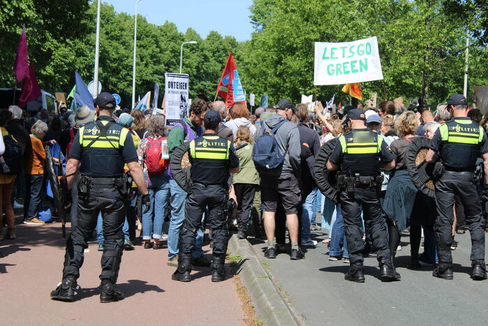 Politie masaal aanwezig bij demonstratie
