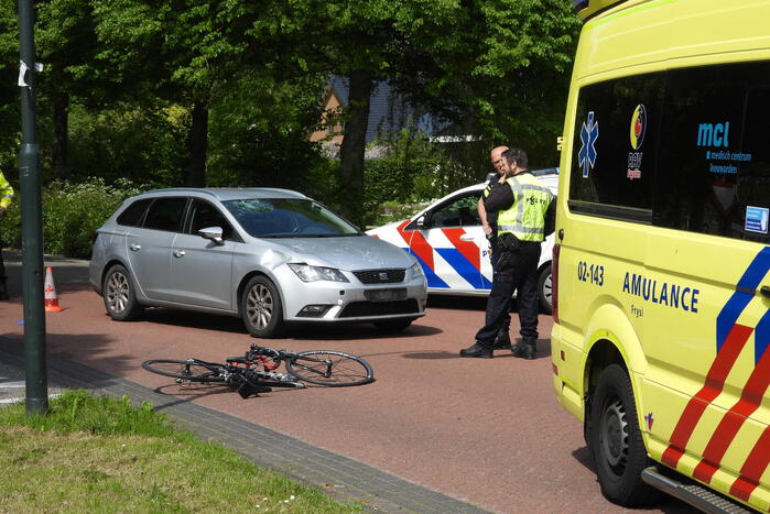 Wielrenner gewond bij aanrijding met auto