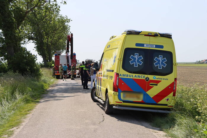 Man belandt met scootmobiel in sloot