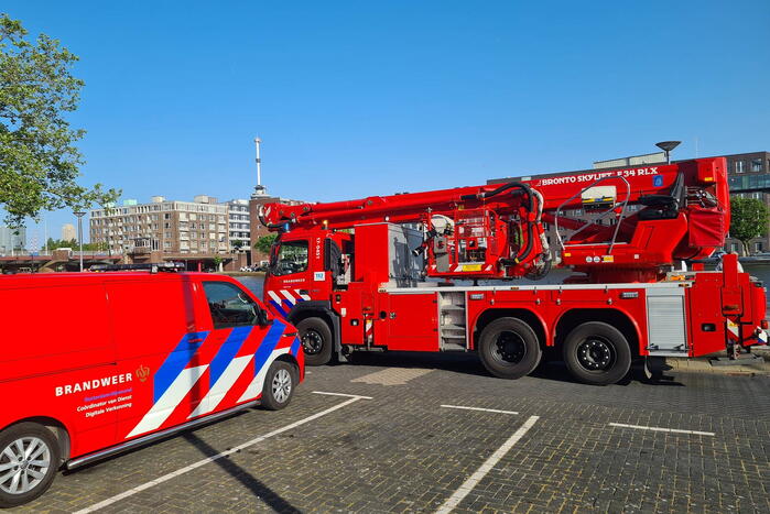Zoekactie na melding persoon te water