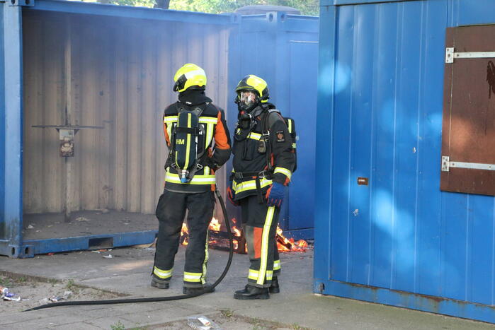 Brandend afval snel geblust