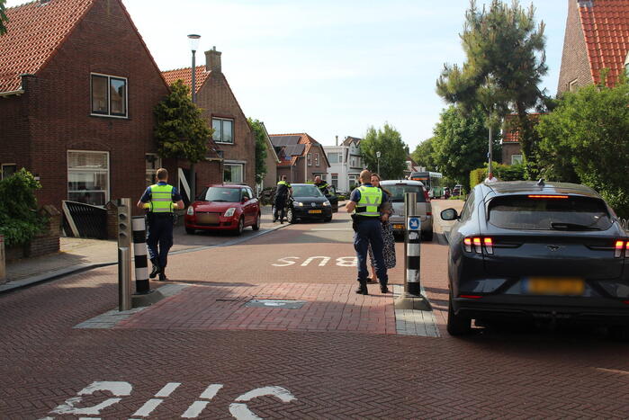 Auto klapt op buspoller