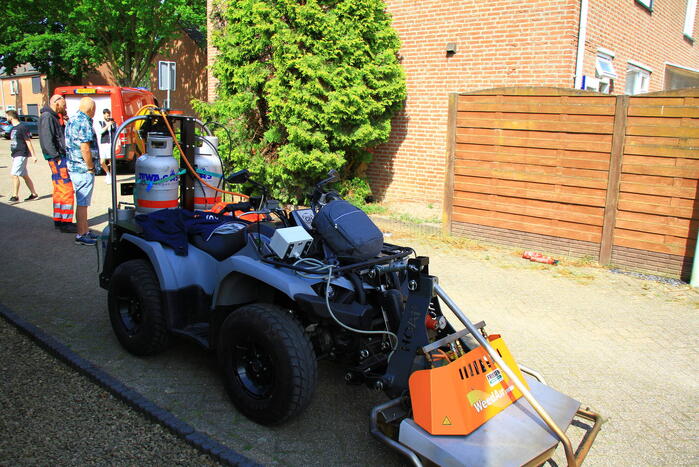 Onkruidverbranding loopt uit de hand, coniferen vatten vlam