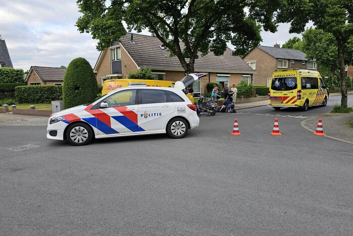 Bezorger in botsing met scooter