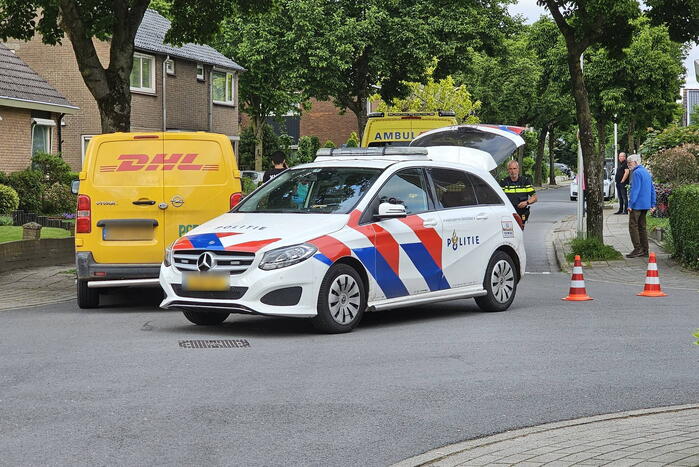 Bezorger in botsing met scooter