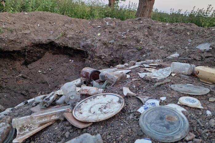 Raadselachtig gat ontdekt langs dijk