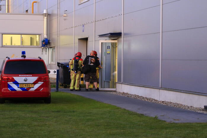 Hevige brand in afzuiginstallatie van blikjesfabriek