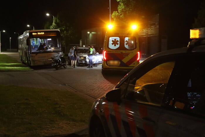 Botsing tussen lijnbus en scooterrijder