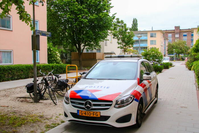 Gewonde en aanhouding na steekincident in woning