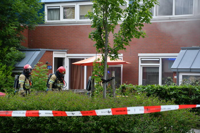 Hevige rookontwikkeling bij uitslaande brand