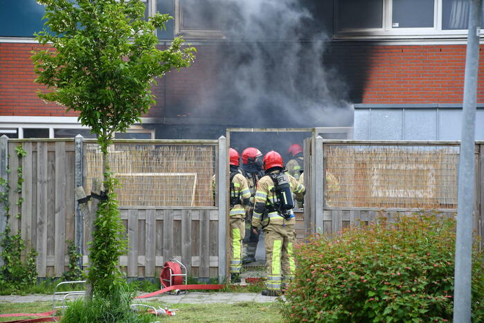 Hevige rookontwikkeling bij uitslaande brand