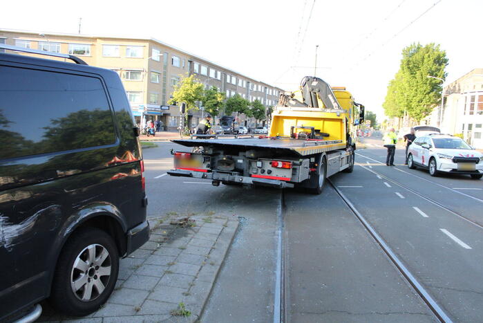 Bestelbus en tram beschadigd bij ongeval