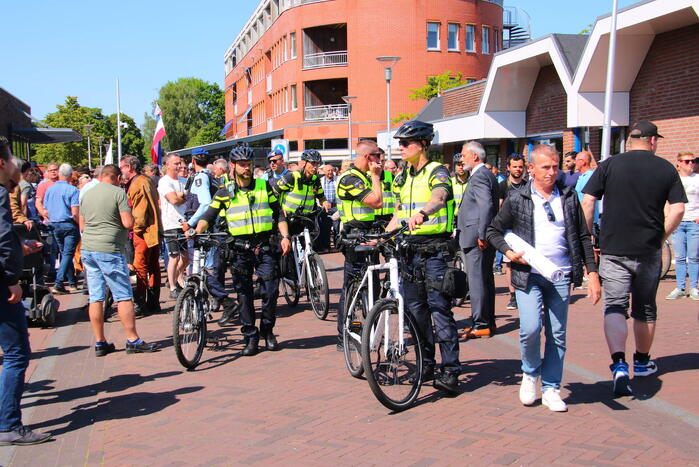 Geert Wilders aanwezig bij demonstratie tegen asielbeleid