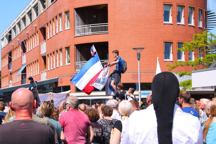 Geert Wilders aanwezig bij demonstratie tegen asielbeleid