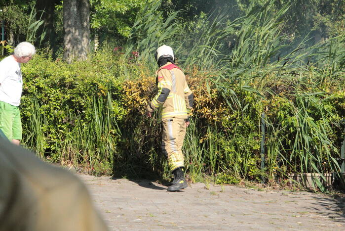 Brandweer blust brand in bosschages