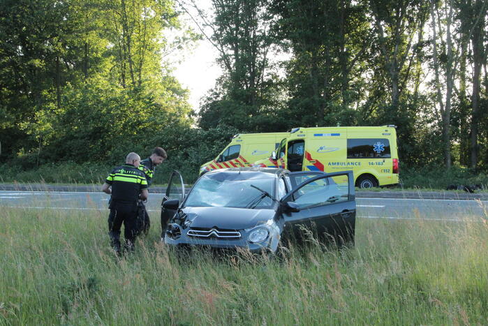Flink ongeval tussen automobilist en scooterrijder