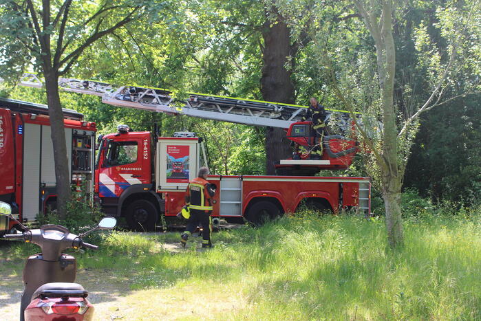 Brand in fietsenstalling geblust