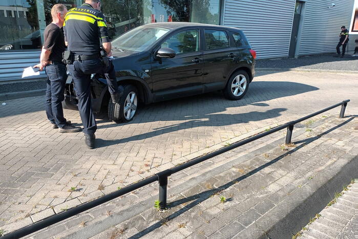 Automobilist en crossmotor botsen