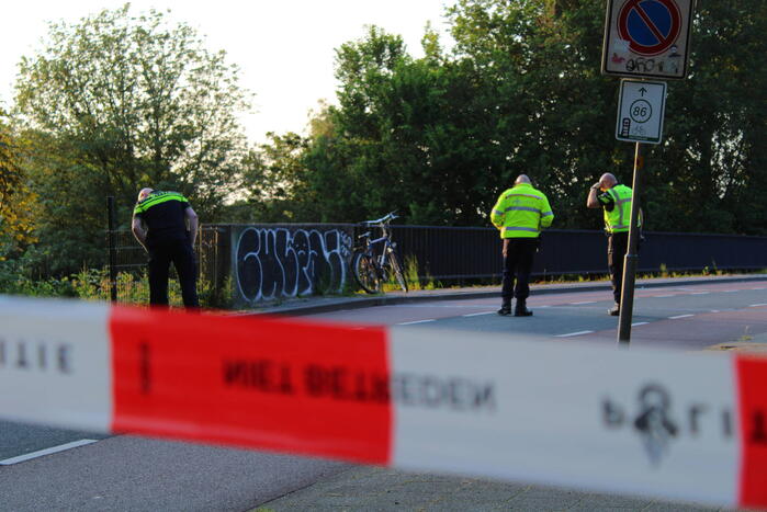 Automobilist laat fietser zwaargewond achter