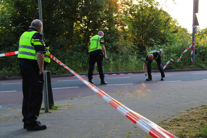 Automobilist laat fietser zwaargewond achter